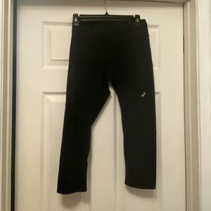 Black cropped leggings